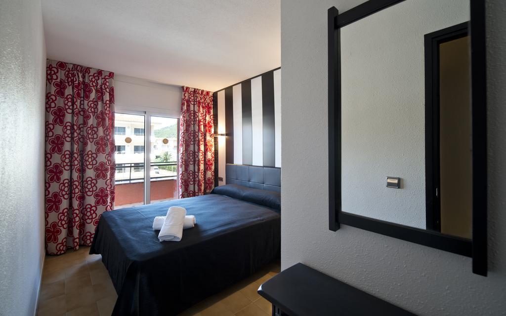Apartamentos Salles Beach L'Estartit Cameră foto