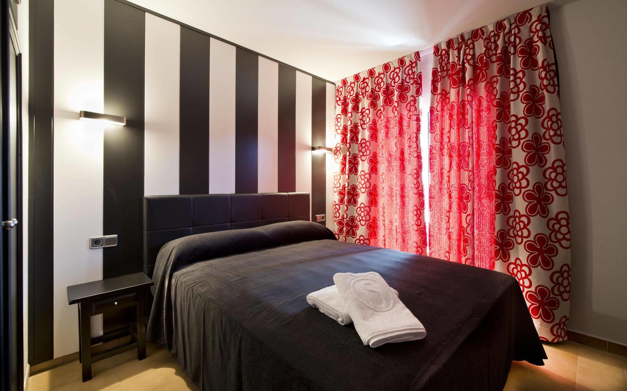 Apartamentos Salles Beach L'Estartit Exterior foto